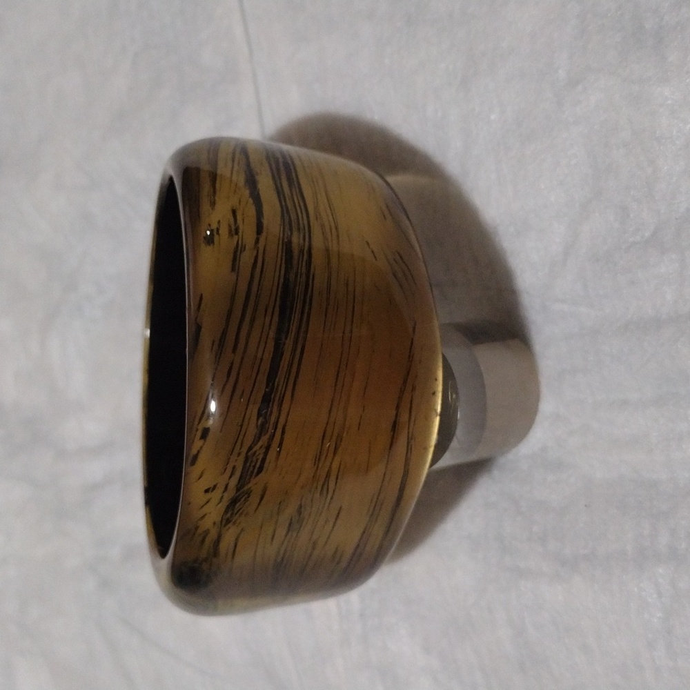Stunning gold tone with black streaks vintage,bangle